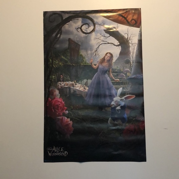 Alice in wonderland  triptych posters (2) Disney 22 x 34 2010 EUC Trends Int. - Picture 2 of 13